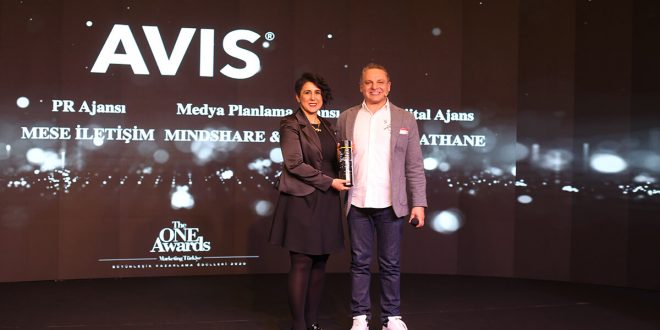 AVIS’E HALKIN OYLARIYLA “YILIN YÜKSELEN ARAÇ KİRALAMA MARKASI” ÖDÜLÜ