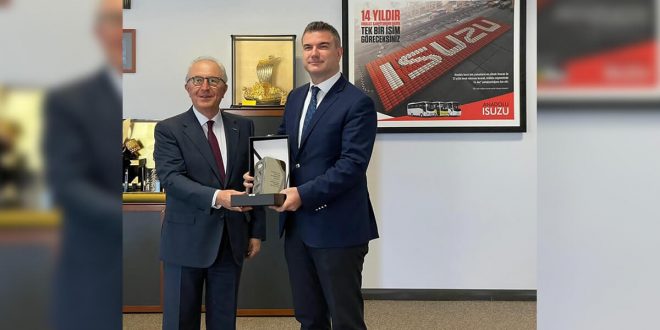 Anadolu Isuzu’ya Uludağ Otomotiv Endüstrisi İhracatçıları Birliği’nden “Altın İhracatçı” ödülü