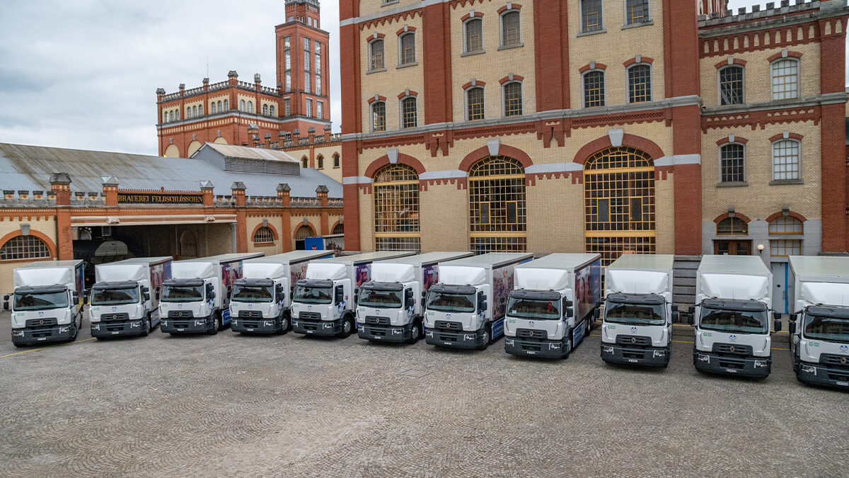 AVRUPA'DA BİR İLK: CARLSBERG GROUP, 20 ADET RENAULT TRUCKS ELEKTRİKLİ KAMYONUNU TESLİM ALDI