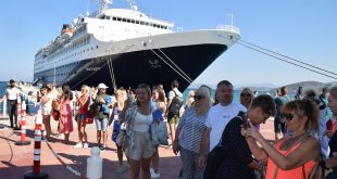 Türkiye kruvaziyerde sezonu açtı Blue Sapphire Ege Port Kuşadası’na geldi