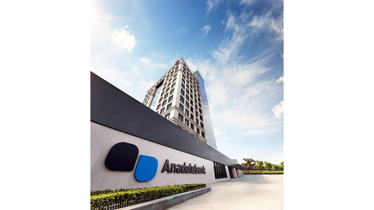 Anadolubank 24. yılını kutluyor