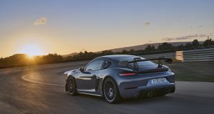 Günlük yarışçı: Yeni Porsche 718 Cayman GT4 RS