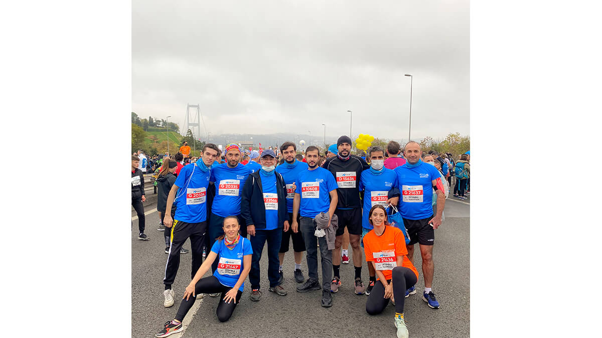 İstanbul Teknik İyi Yaşam Gönüllüleri ekibi AÇEV için İstanbul Maratonu’nda koştu