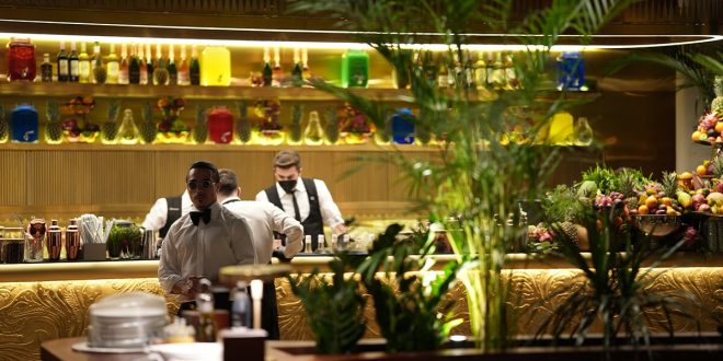Türkiye’nin yurt dışına ihraç ettiği en başarılı markalardan Nusr-Et’in 28’inci restoranı Riyad’da açıldı